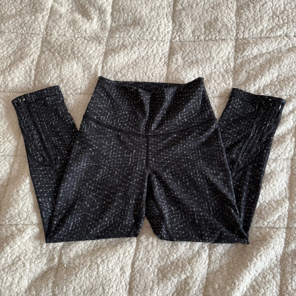 Lululemon True Self Crop II - Black and White Pattern - Picture 8 of 14